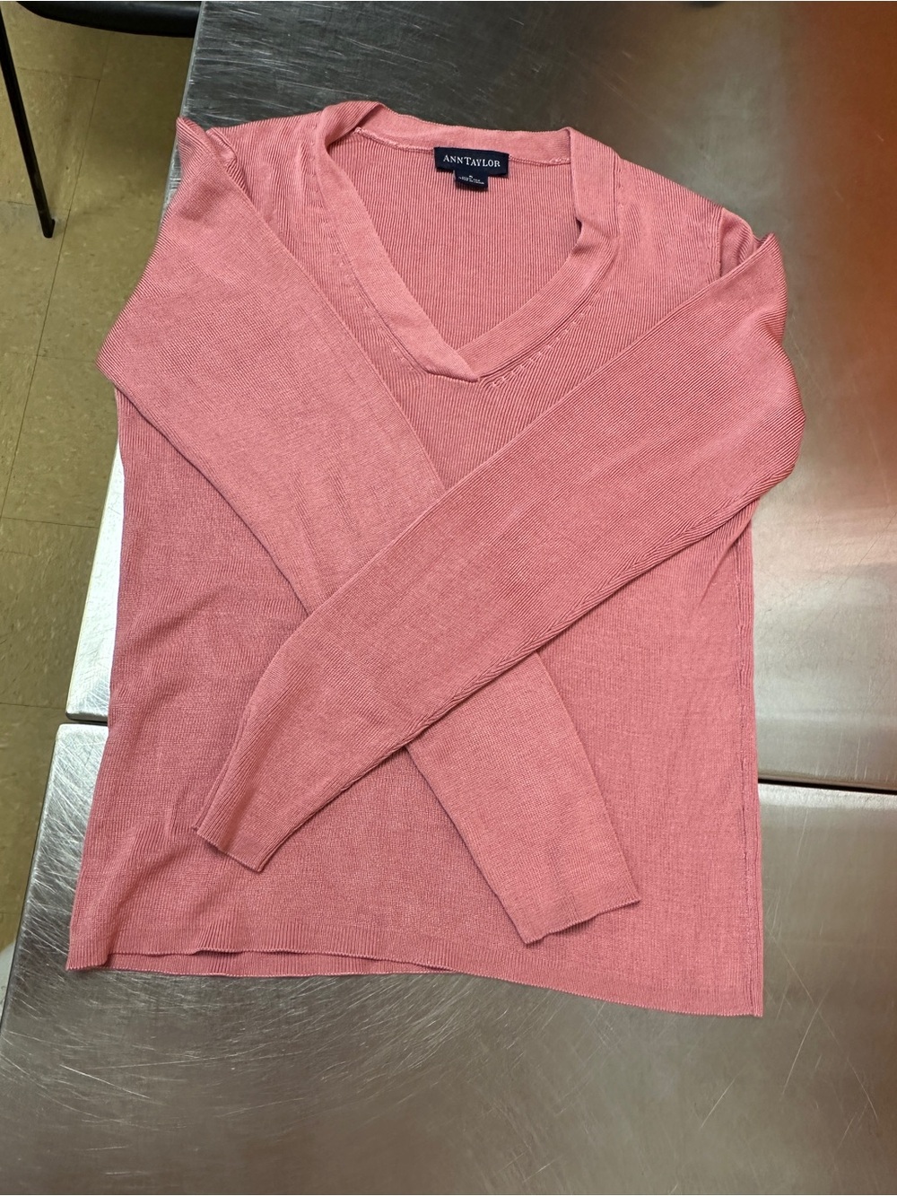 Vintage Ann Taylor 100% Silk Ribbed V-Neck Pullover Sweater Pink Small